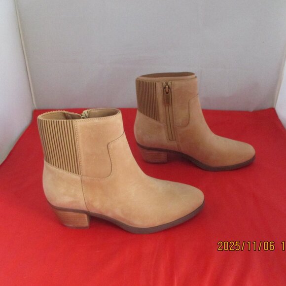 Vionic Shantelle Nubuck Heels Ankle Boots $170 - US Size 5 - Wheat - 1400 - Picture 2 of 10